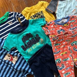 Lot of 6 pajamas size 9-12 months. Carters, Gymboree, children’s place